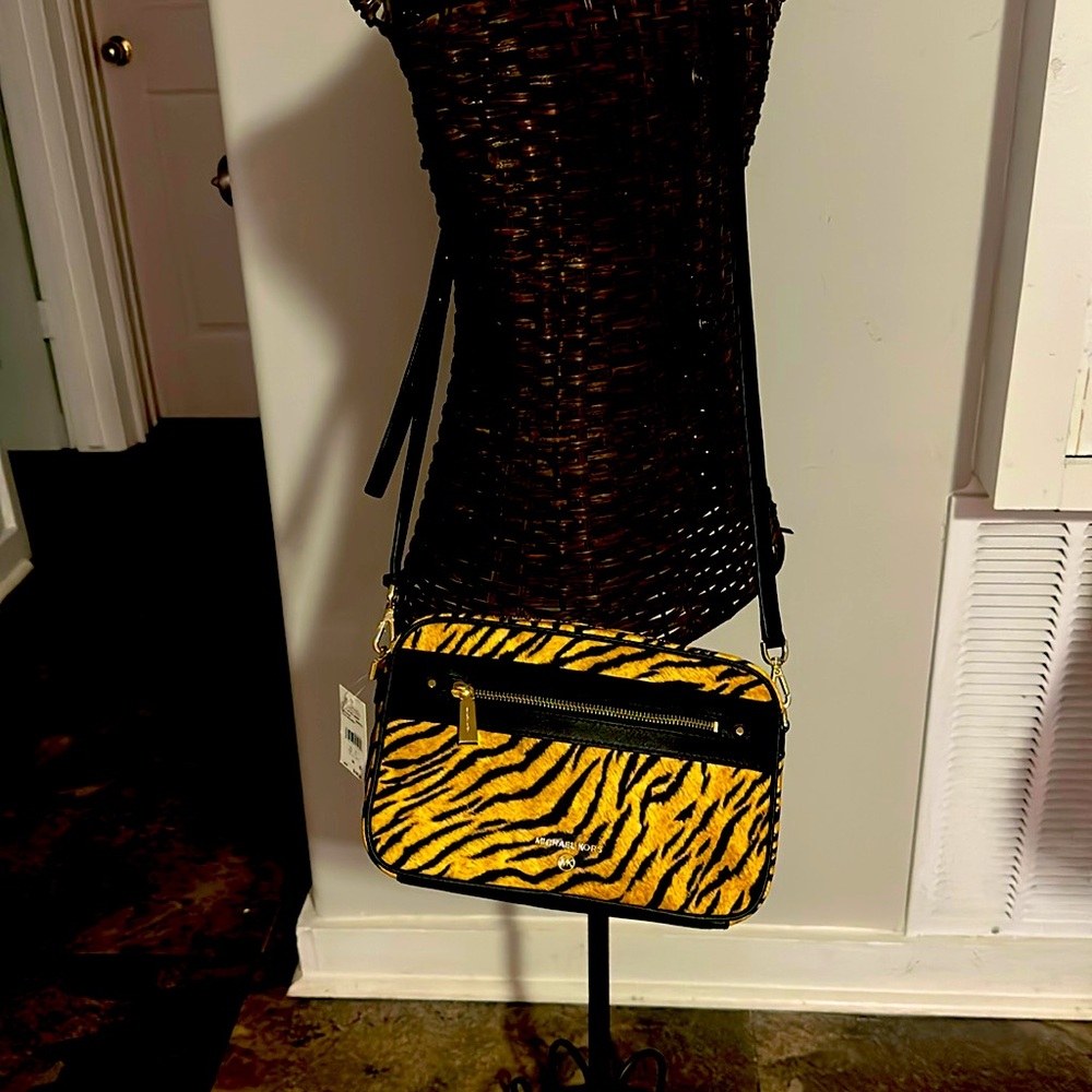 NWT Michael Kors Jet Set  Charm Crossbody